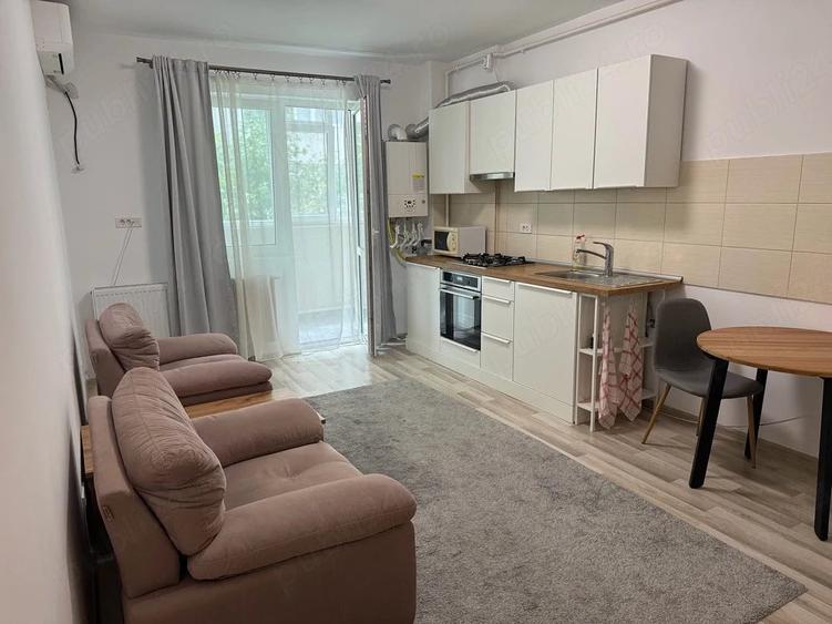 Apartament cu 2 camere decomandat în Titan
