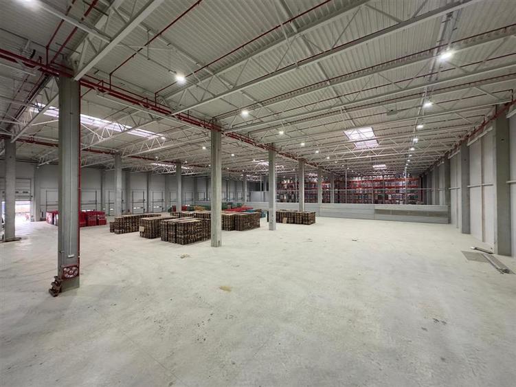 Spațiu industrial, de 4,470 mp, în Exterior Vest