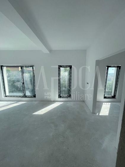 Duplex cu 4 camere cu Canalizare în Dâmbul Rotund