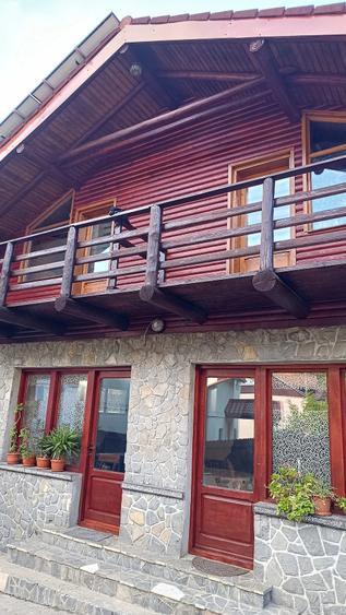 Casă cu Teren 121 Mp în Central