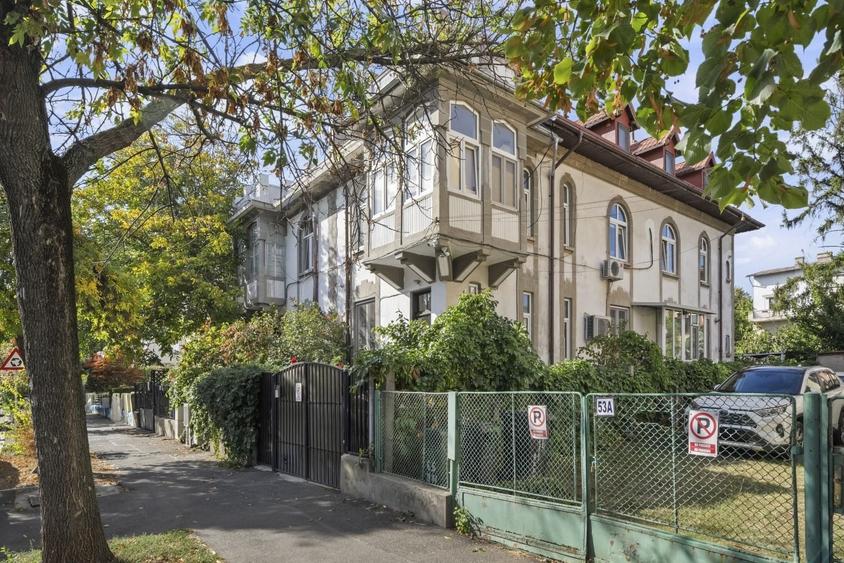 Apartament cu 3 camere decomandat, mobilat în Domenii