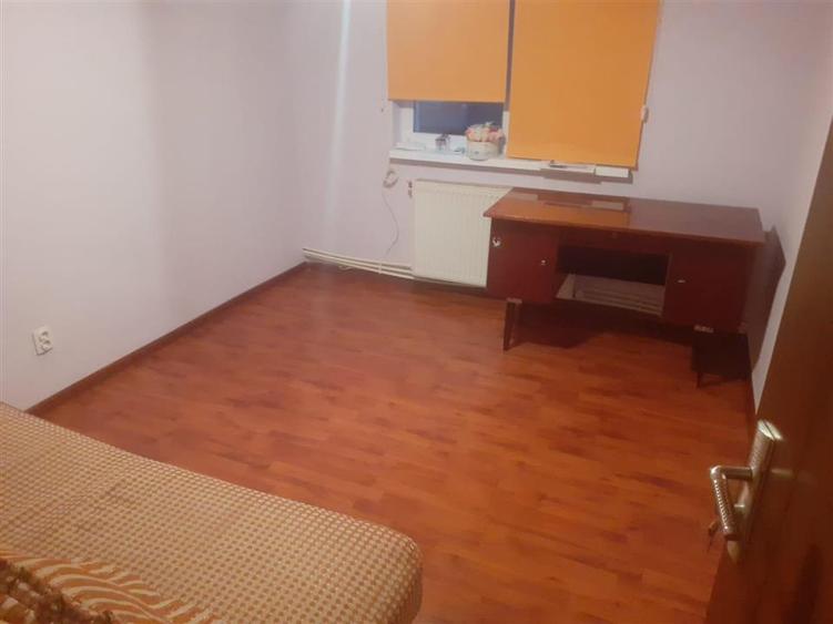 Apartament cu 3 camere decomandat în Dorobanți