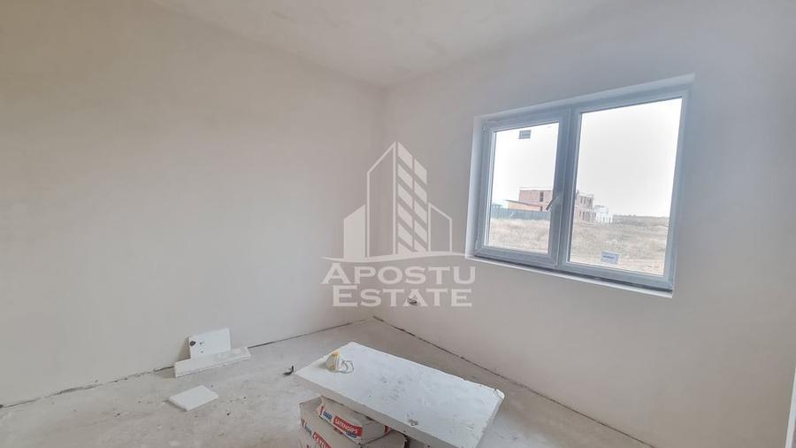 Casă cu 4 camere cu Teren 355 Mp în Giarmata