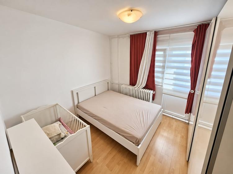 Apartament cu 3 camere semidecomandat în Baba Novac