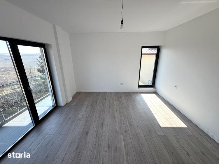 Casă cu 4 camere cu Teren 500 Mp în Ciurea