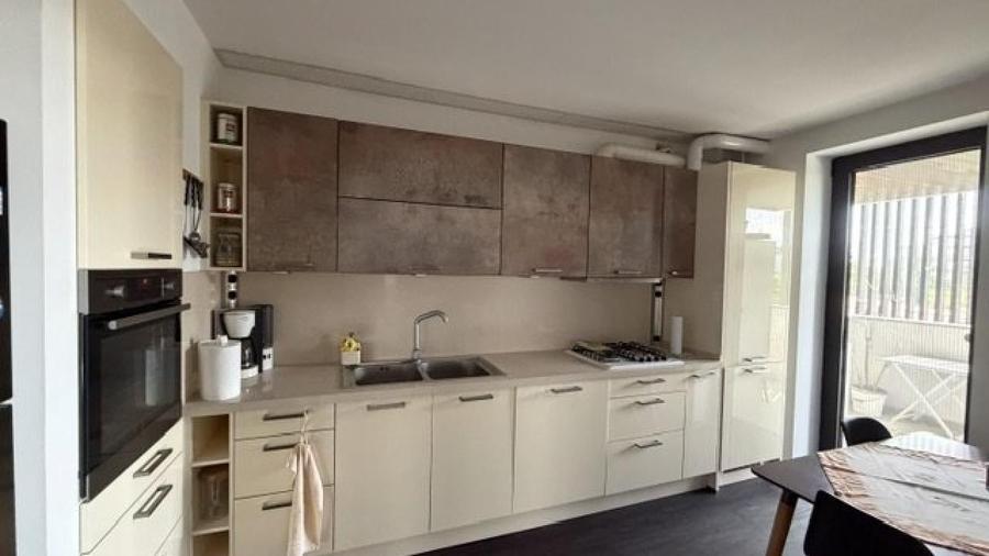 Apartament cu 3 camere decomandat în Nord