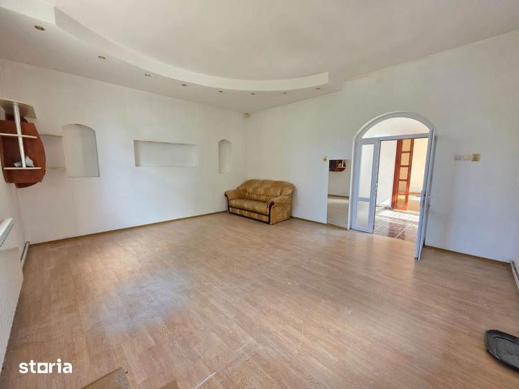 Casă cu 4 camere cu Teren 140 Mp în Central
