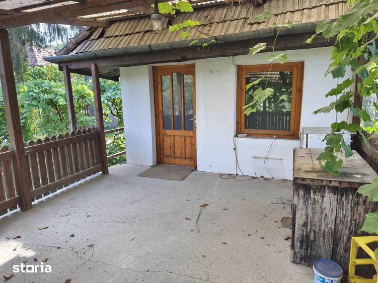 Casă cu Teren 1680 Mp în Ernei