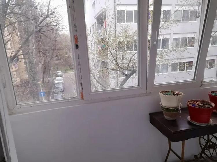 Apartament cu 4 camere decomandat, mobilat în Drumul Taberei
