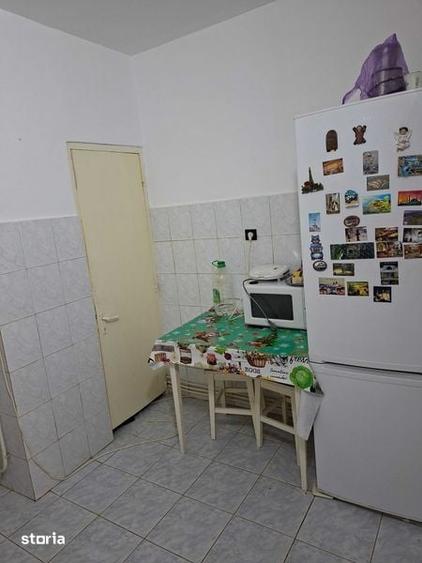 Garsonieră decomandată în Sud