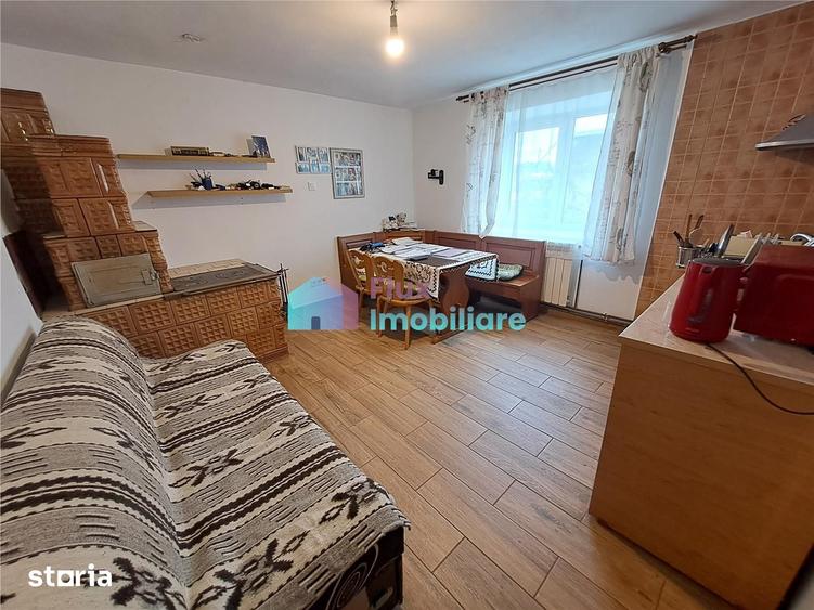 Casă cu 5 camere cu Teren 800 Mp în Cornu Luncii
