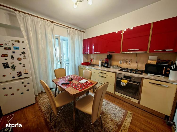 Garsonieră decomandată în Est