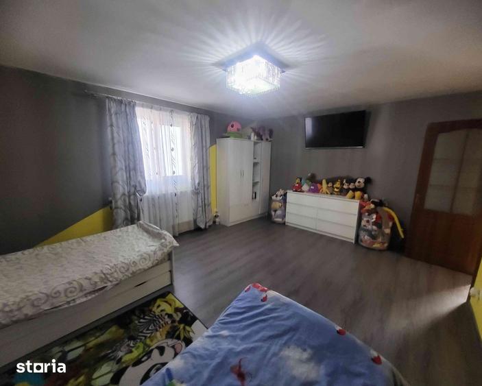 Casă cu 3 camere cu Teren 300 Mp în Gherăiești