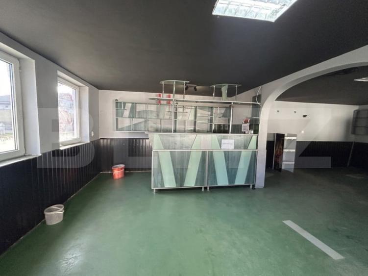 Spațiu comercial, de 120 mp, în Cistei