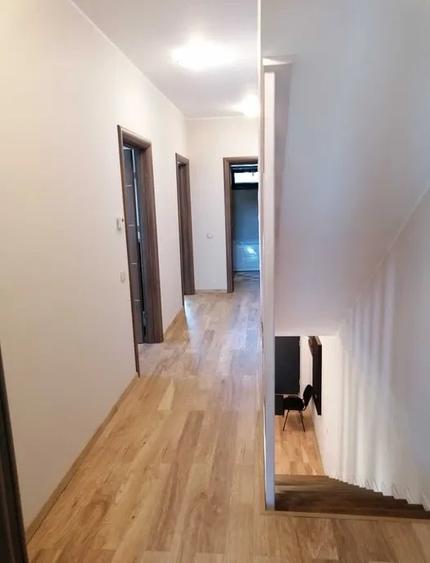 Duplex cu 4 camere cu Canalizare în Europa