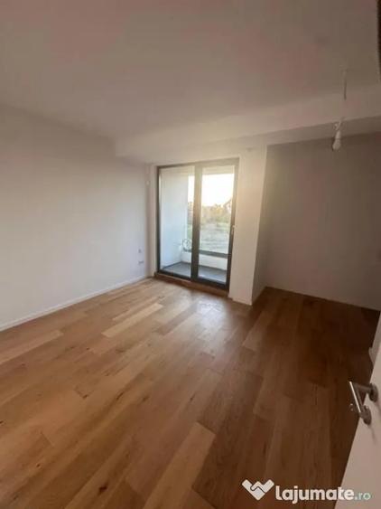 Vila de vanzare pe malul lacului | in zona Mamaia Nord | 0 - 17