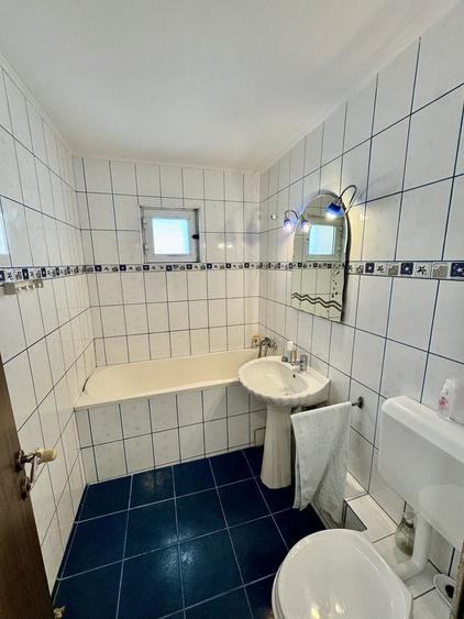 Apartament cu 2 camere semidecomandat în Văcăresti