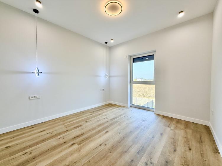 Duplex cu 4 camere cu Canalizare în Moșnița Nouă