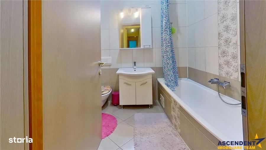 Apartament cu 3 camere decomandat în Est