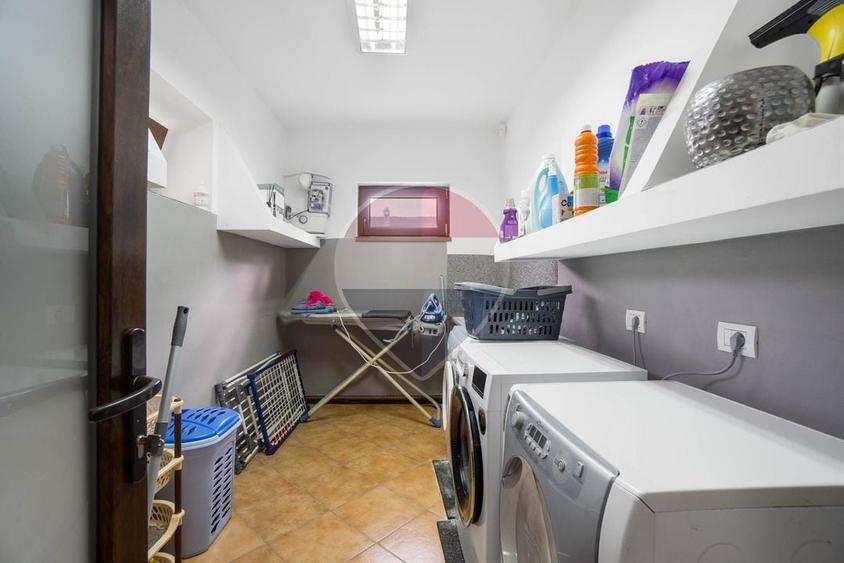 Proprietate de Poveste/ MANDRA/ DE VANZARE!- piscina exterioara! - 24