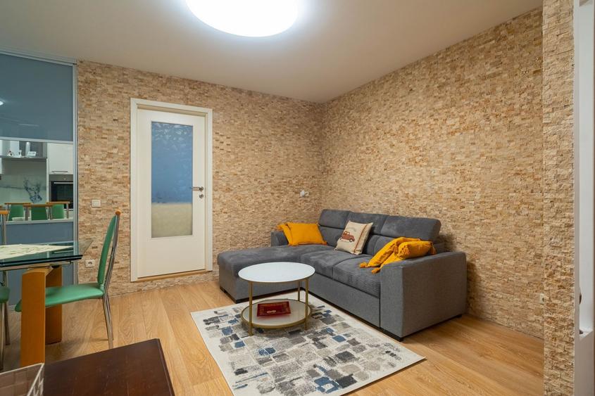 Apartament cu 2 camere decomandat, mobilat în UTA