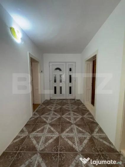 Casă cu 4 camere cu Teren 5594 Mp în Central