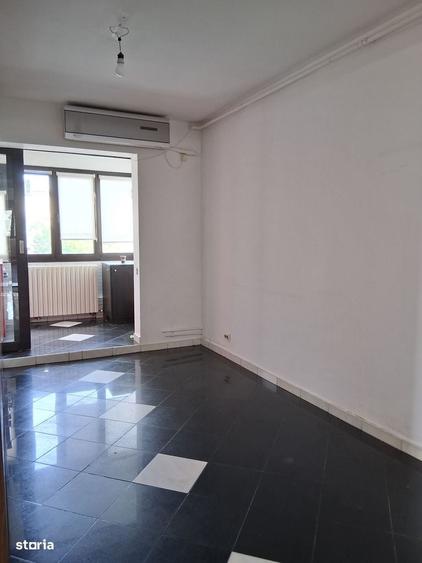 Apartament cu 4 camere în Crângași
