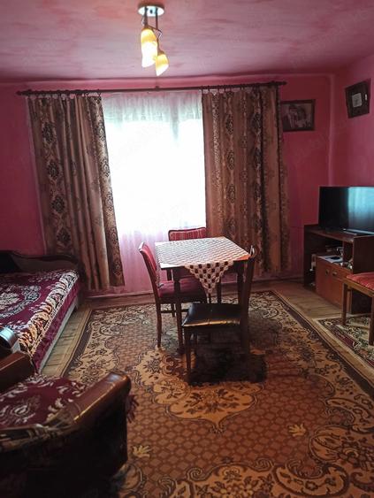 Casă cu 2 camere cu Teren 1800 Mp în Sighetu Marmației