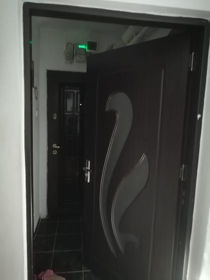 Apartament cu 2 camere semidecomandat în Pielești