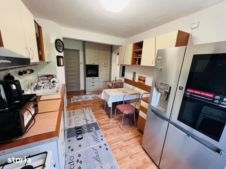 Apartament cu 4 camere, mobilat în Moșilor