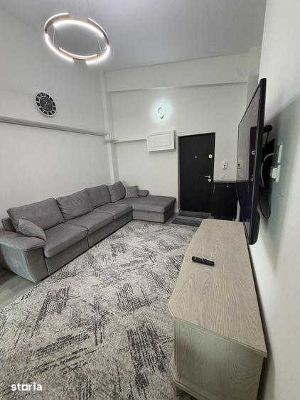 Apartament cu 3 camere în Podu Roș
