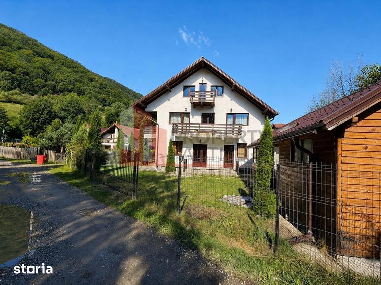 Casă cu 7 camere cu Teren 406 Mp în Predeluț