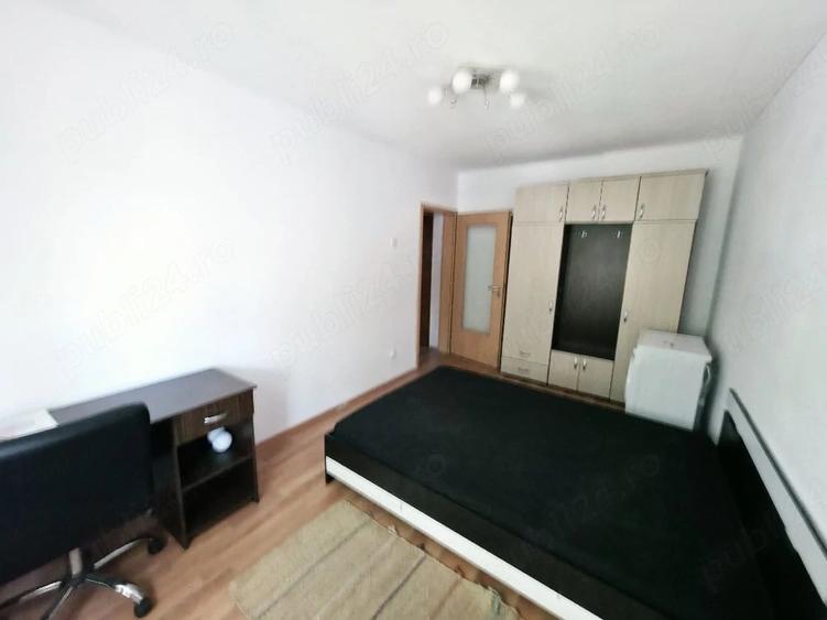 Apartament cu 3 camere decomandat în Complex Studențesc