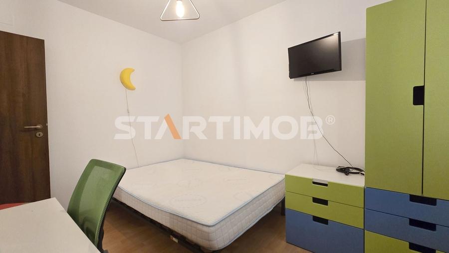 Apartament cu 3 camere decomandat, mobilat în Tractorul