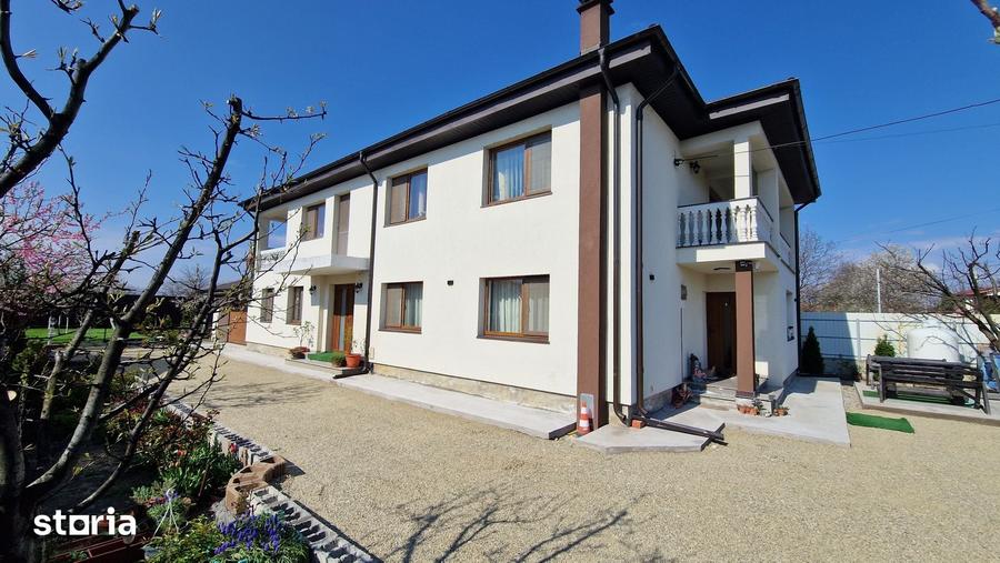 Casă cu 7 camere cu Teren 960 Mp în Câmpineanca