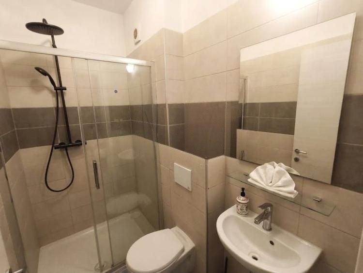Apartament cu 3 camere semidecomandat în Prelungirea Ghencea