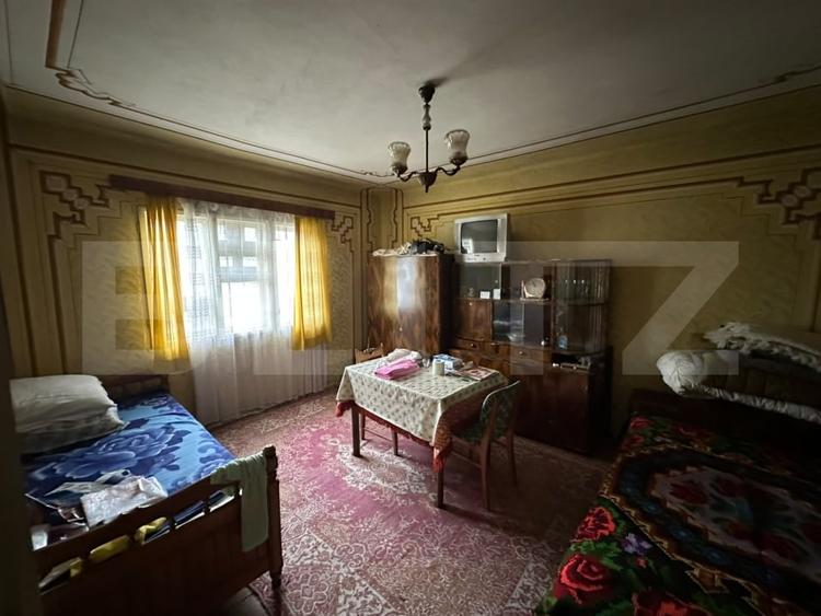Casă individuală cu 7 camere cu Teren 660 Mp în Nepos