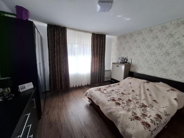 Casă cu 4 camere în Ceișoara