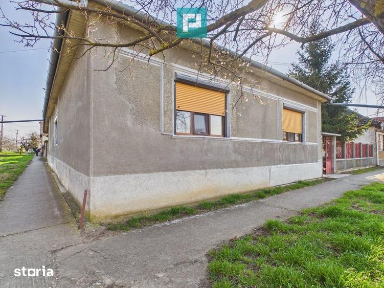 Casă cu 3 camere cu Teren 715 Mp în Macea
