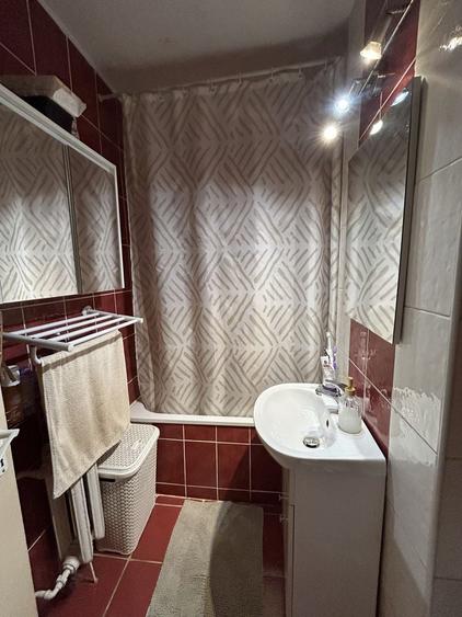 Garsonieră decomandată în Central