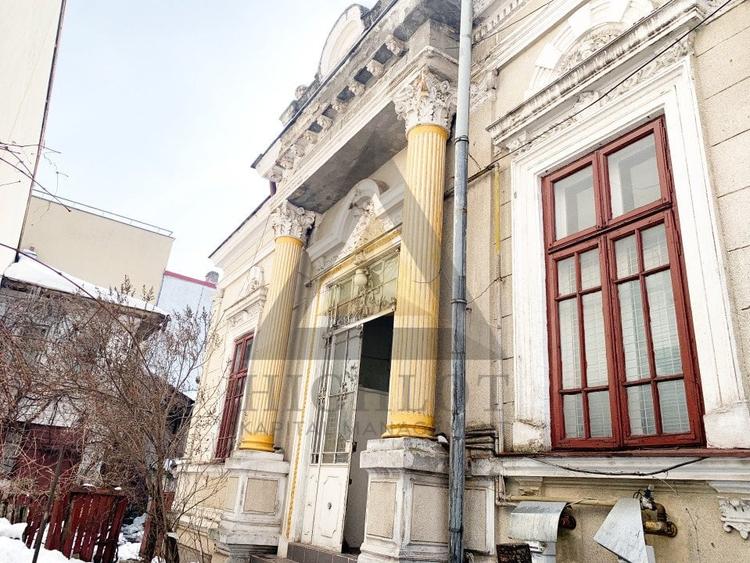 Casă individuală cu 6 camere cu Teren 200 Mp în P-ța Victoriei