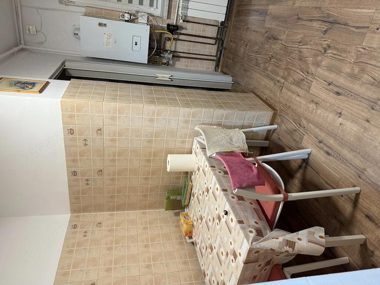Apartament cu 3 camere semidecomandat în Dâmbovița