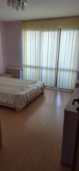 Apartament cu 3 camere decomandat în Petru Rareș
