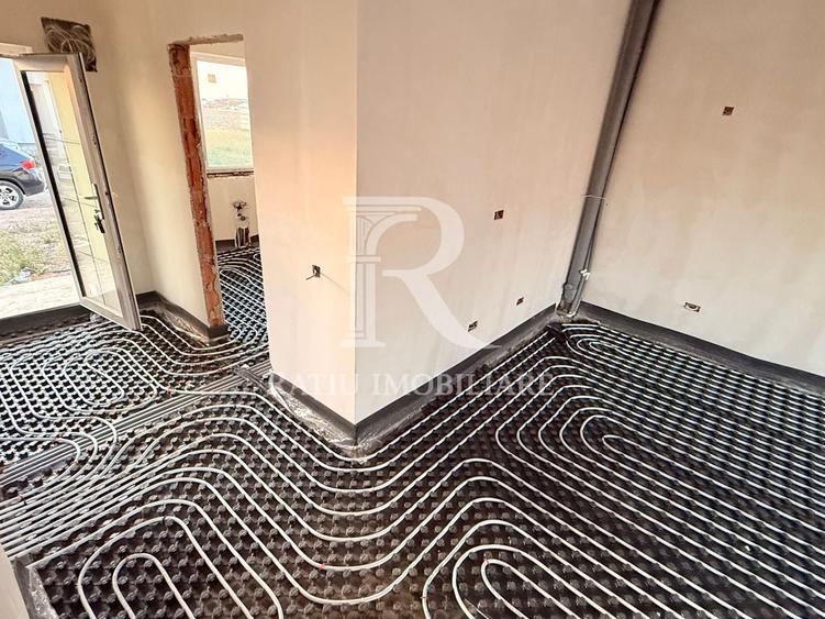 Casă individuală cu 4 camere cu Canalizare în Sântandrei