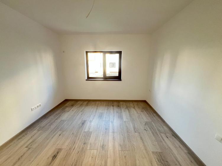 Apartament cu 3 camere decomandat în Sânpetru