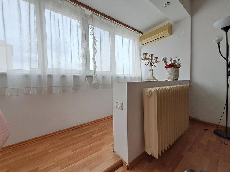 Apartament cu 2 camere semidecomandat în Universitate
