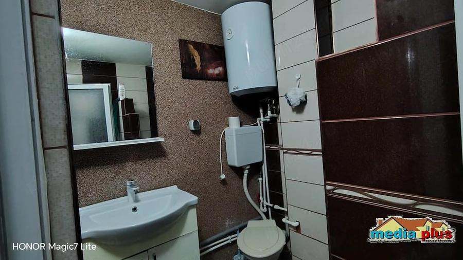 Garsonieră decomandată în Central