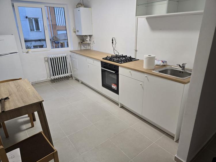 Apartament cu 2 camere semidecomandat în Bistrița