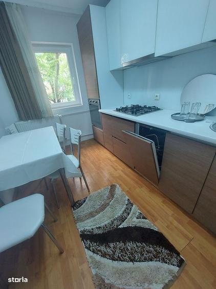 Apartament cu 3 camere decomandat în Decebal
