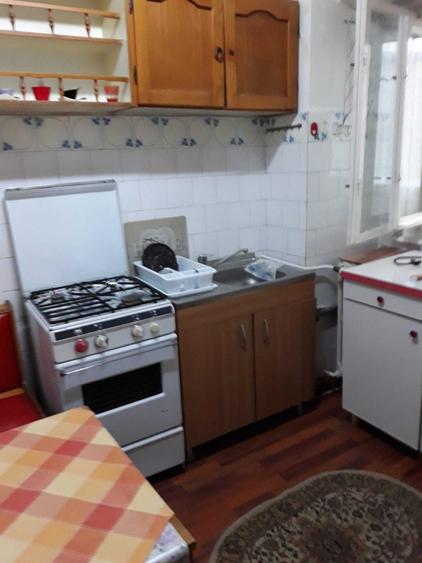 Inchiriez apartament 2 camere decomandat, bul.Dacia, zona f.buna ! - 4